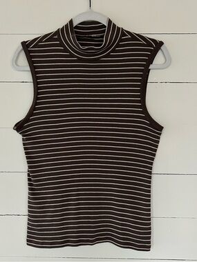 Gap Sleeveless Soft, Striped, Mock Neck. Size Large.